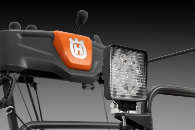Lumepuhur Husqvarna ST 269