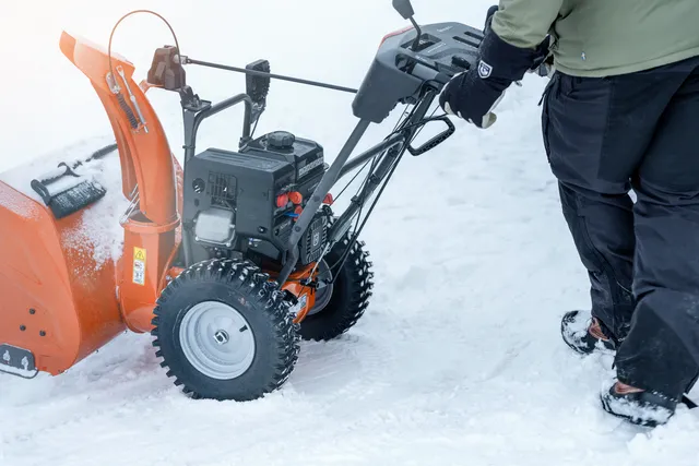 Lumepuhur Husqvarna ST 269