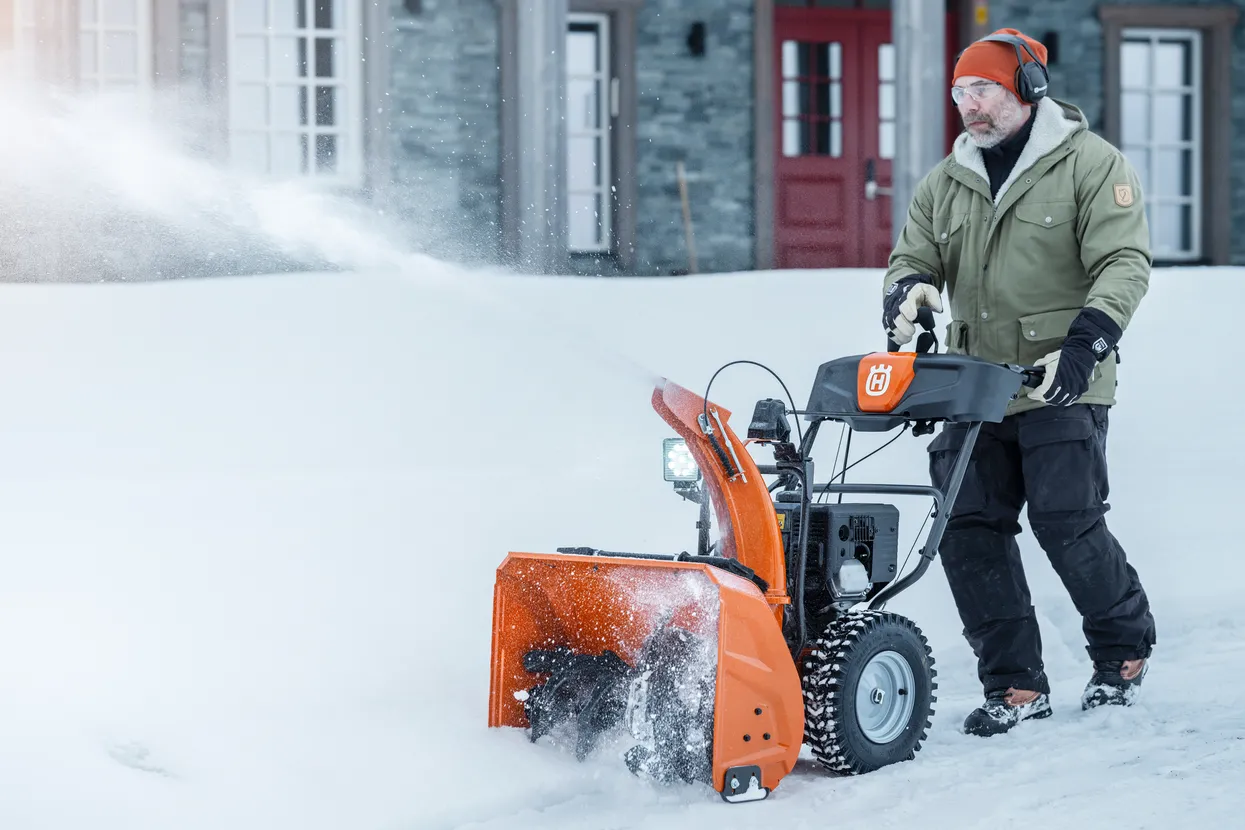 Lumepuhur Husqvarna ST 269