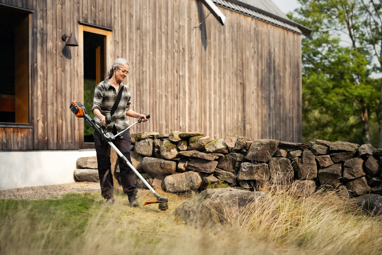 Akutoitel murutrimmer Husqvarna 220iR (vali komplekt)