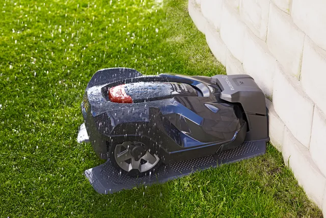 Kodukasutuse robotniiduk Husqvarna Automower® 320 NERA (kaablivaba)