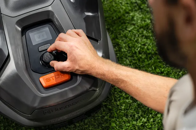 Kodukasutuse robotniiduk Husqvarna Automower® 320 NERA (kaablivaba)