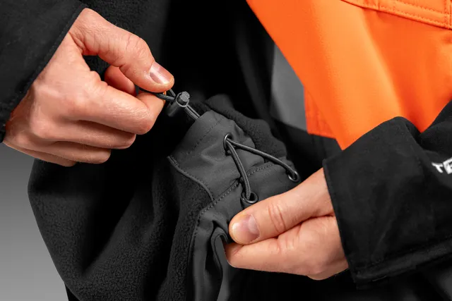 Metsatöövest Husqvarna Technical